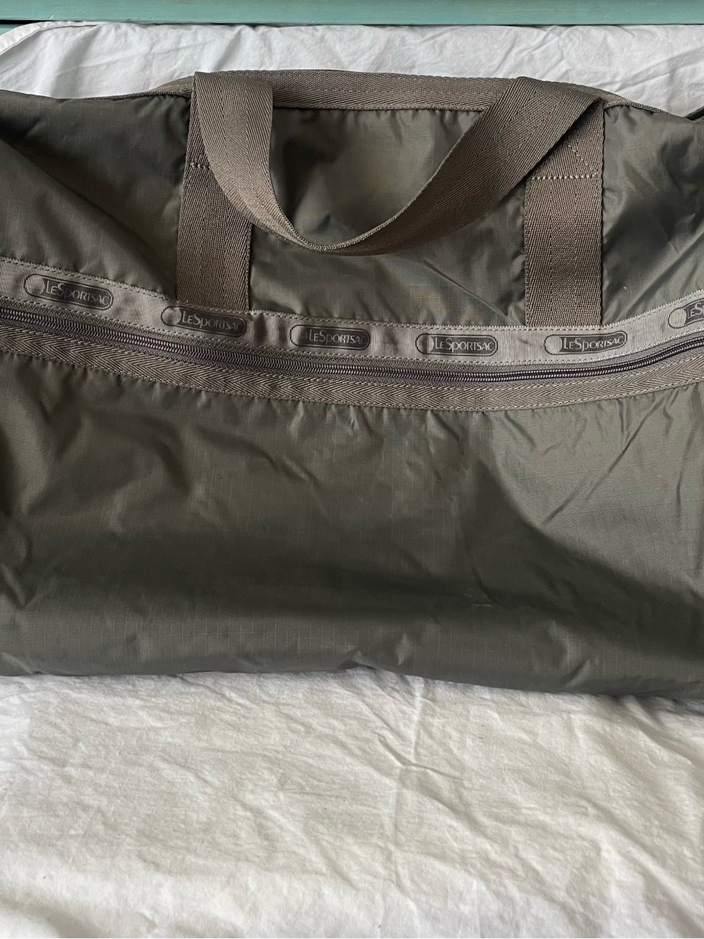 LeSportsac Gray Nylon Travel Tote Bag - Picture 3 of 12